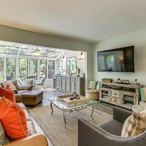 Holiday home Modern Hilton Head Retreat Walk To And Golf!, Hilton Head Island
